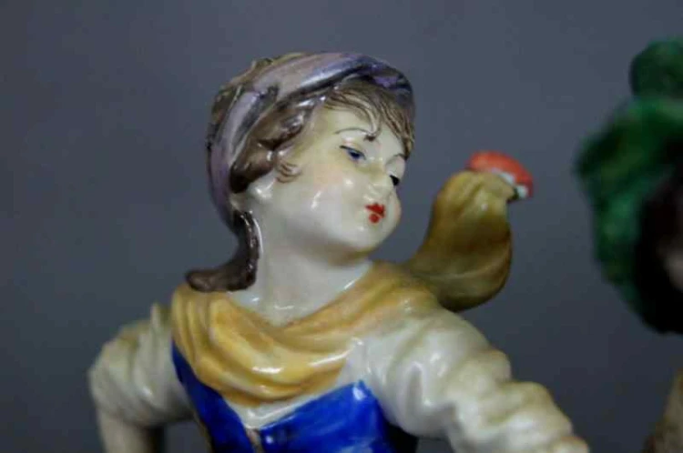 VOLKSTEDT - RUDOLSTADT BAJECZNA FIGURA ROZTAŃCZONE DZIECI !!!