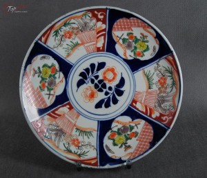 Japonia porcelana Imari kolekcjonerski  talerz 2