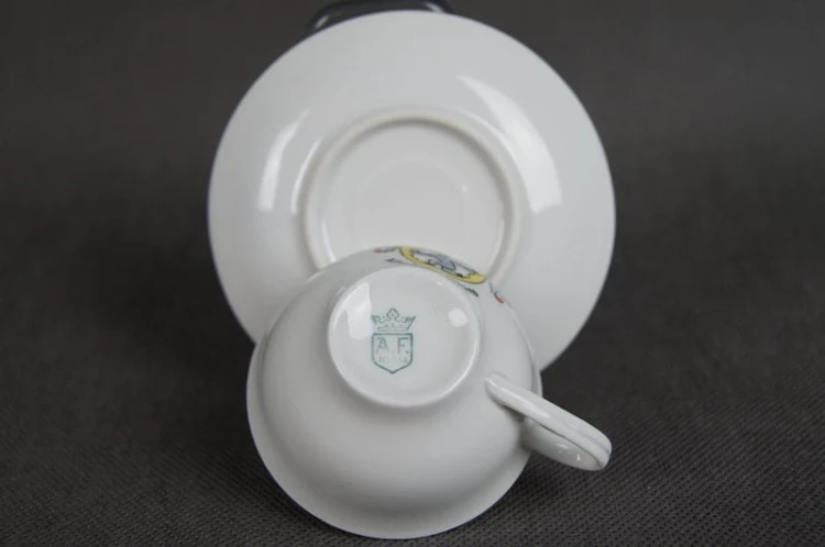 Porcelanowa filiżanka do kawy herb Altenberg