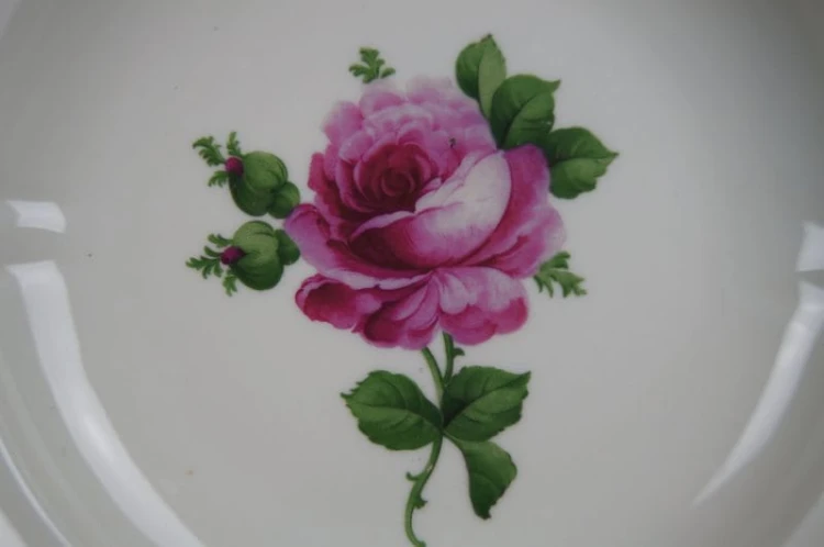 Porcelanowa różana ozdobna patera