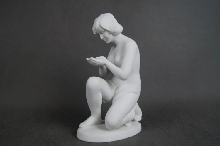Porcelana Wallendorf biała figura akt kobiety