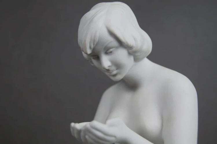 Porcelana Wallendorf biała figura akt kobiety