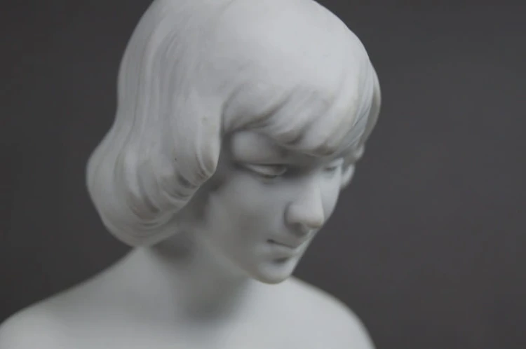 Porcelana Wallendorf biała figura akt kobiety