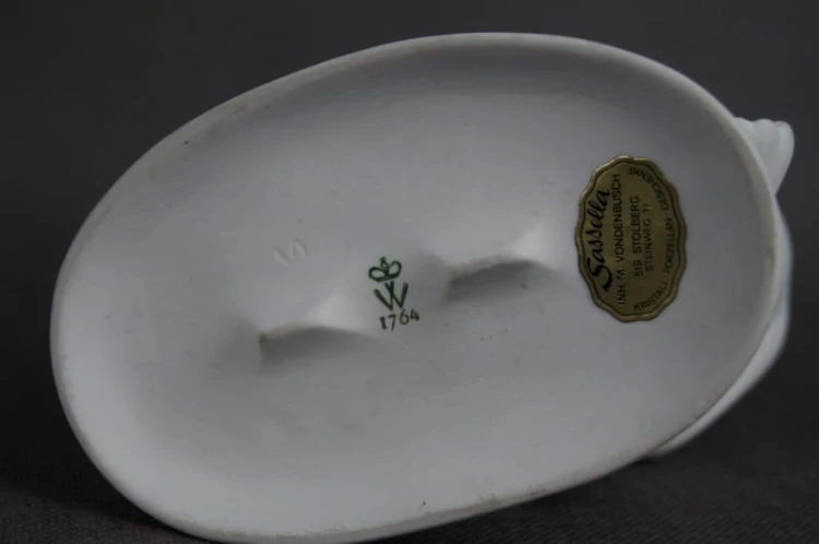 Porcelana Wallendorf biała figura akt kobiety