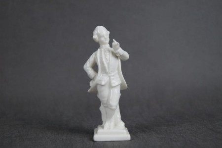 Figurka dworski panicz porcelana Nympchenburg