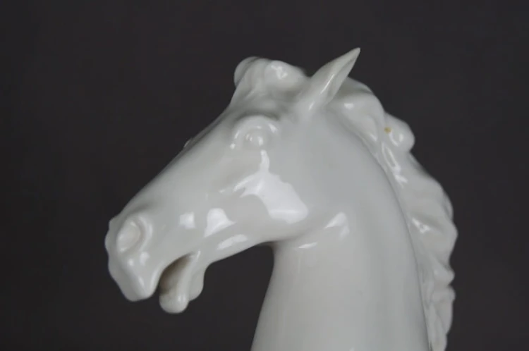 Koń biała porcelanowa figura Hutschenreuther