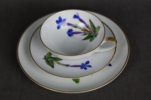 Porcelana Hutschenreuther kwiaty Szafranu na śniadaniówce