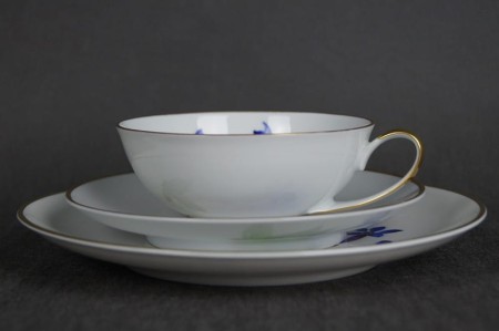 Porcelana Hutschenreuther kwiat Szafranu na śniadaniówce