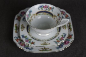 Porcelana Zeh Scherzer nietuzinkowe trio śniadaniowe