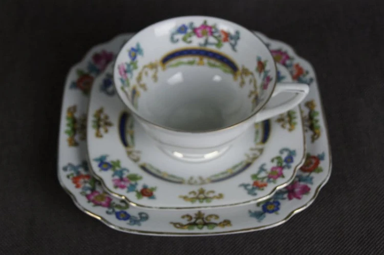 Porcelana Zeh Scherzer nietuzinkowe trio śniadaniowe