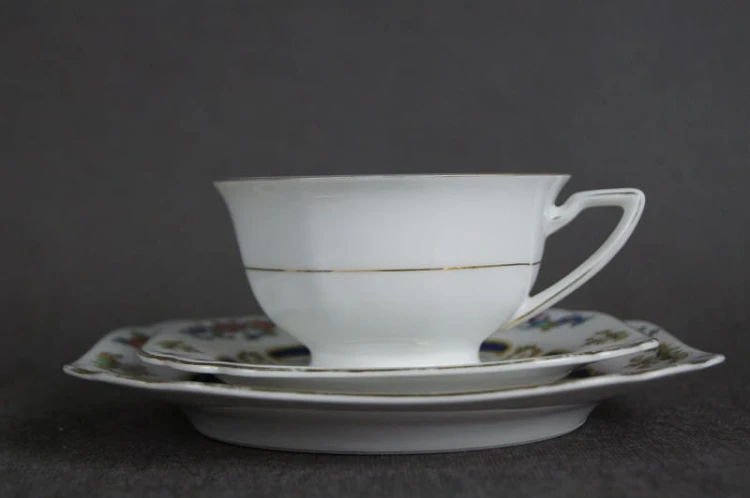 Porcelana Zeh Scherzer nietuzinkowe trio śniadaniowe
