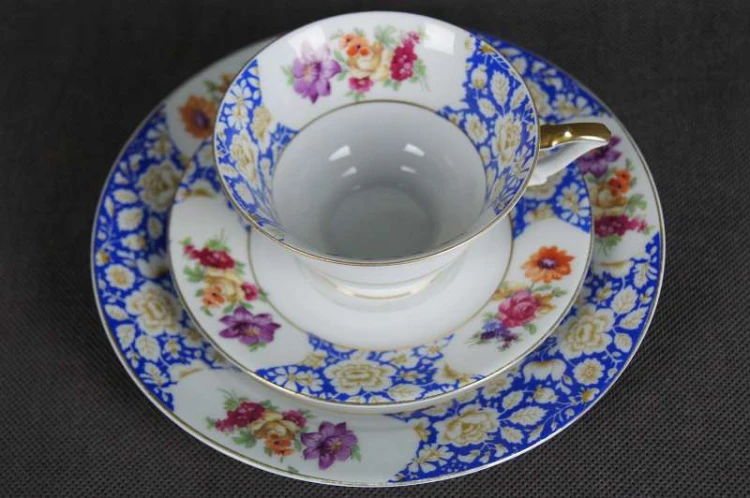 Ukwiecony biały zestaw śniadaniowy porcelana Bayer Ostmark