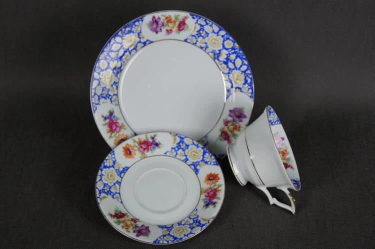 Ukwiecony biały zestaw śniadaniowy porcelana Bayer Ostmark