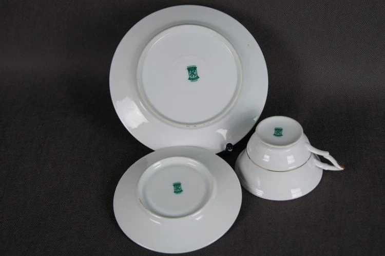 Ukwiecony biały zestaw śniadaniowy porcelana Bayer Ostmark