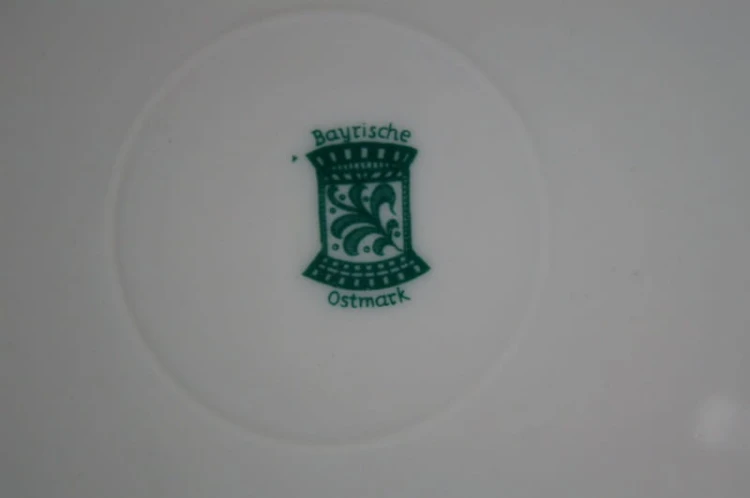 Ukwiecony biały zestaw śniadaniowy porcelana Bayer Ostmark