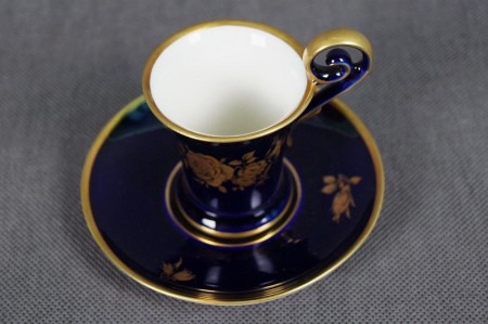 Kobaltowe cacko do mokki złote róże porcelana Lindner
