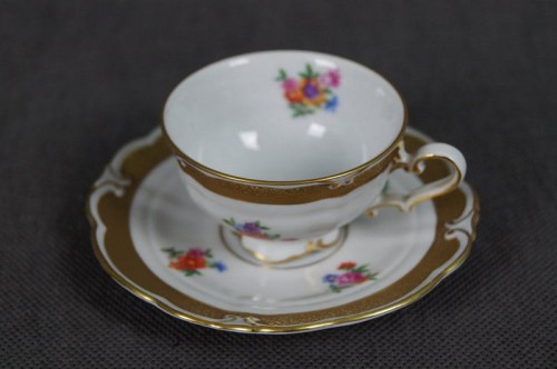 Piękna porcelanowa filiżanka do mokki Ilmenau