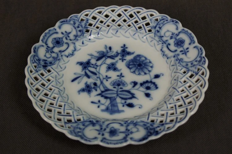 Ażurowa patera talerz wzór cebulowy porcelana Meissen