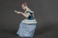 Dama ze zwierciadłem figura porcelanowa Royal Dux