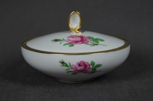 Porcelana Furstenberg różana kolekcjonerska bomboniera