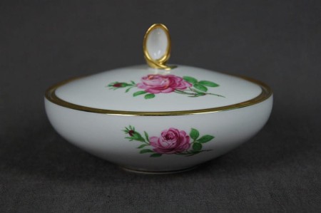 Porcelana Furstenberg różana kolekcjonerska bomboniera