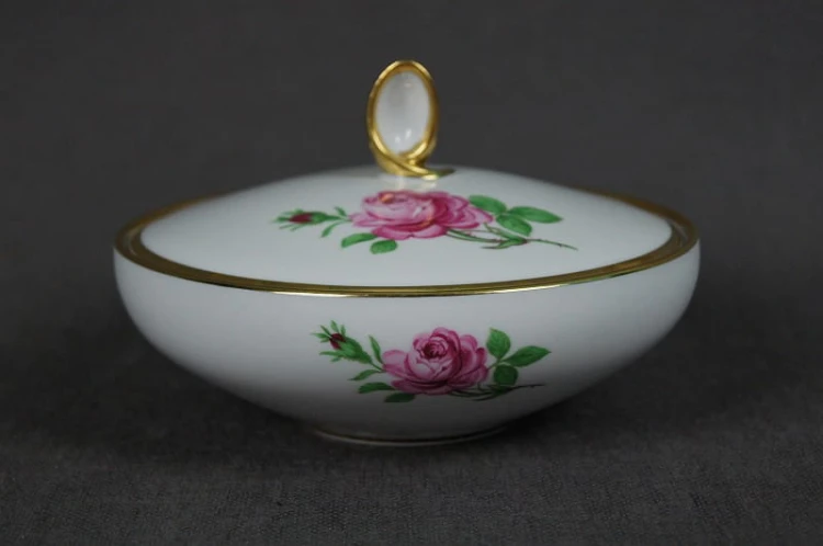 Porcelana Furstenberg różana kolekcjonerska bomboniera