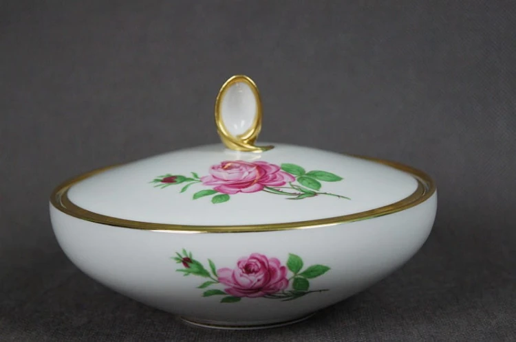 Porcelana Furstenberg różana kolekcjonerska bomboniera