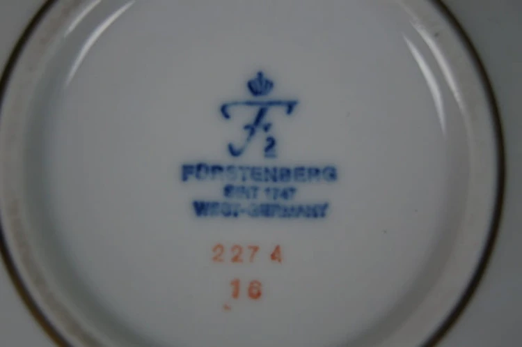 Porcelana Furstenberg różana kolekcjonerska bomboniera