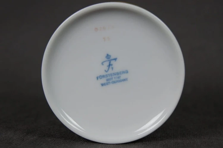 Duża bombonierka Porcelana Furstenberg z medalionem