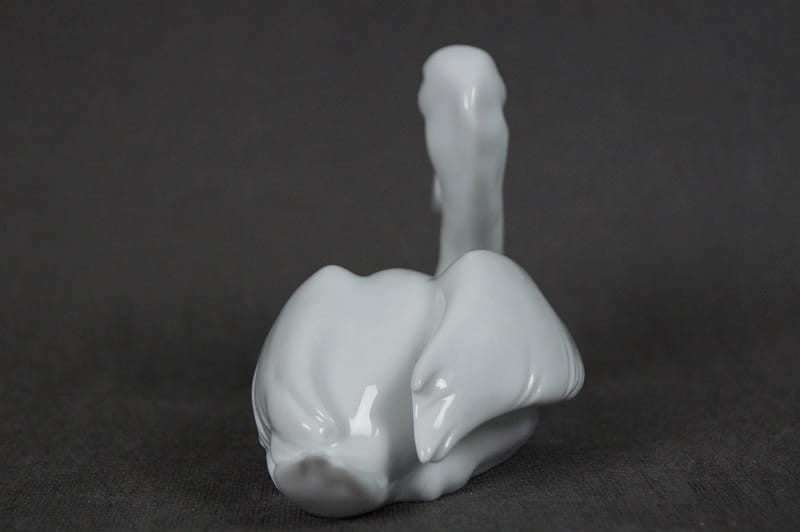 Pelikan z białej porcelany marka Kaiser