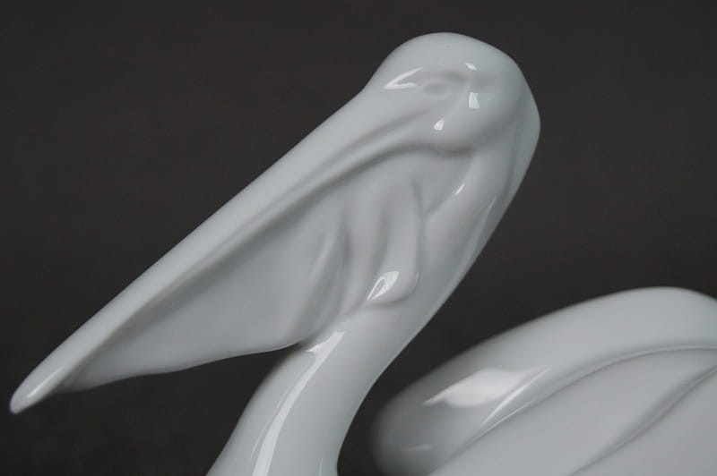Pelikan z białej porcelany marka Kaiser