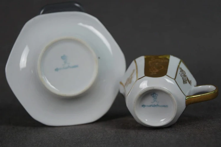 Porcelanowa filiżanka ze spodkiem do espresso