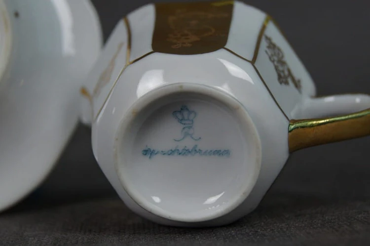 Porcelanowa filiżanka ze spodkiem do espresso