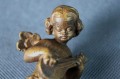 Rzeźba uskrzydlony aniołek z anielskiej orkiestry