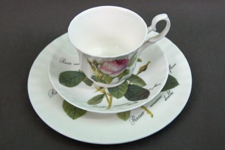 Roy Kirkham Redoute Rose Bone China śniadaniówka