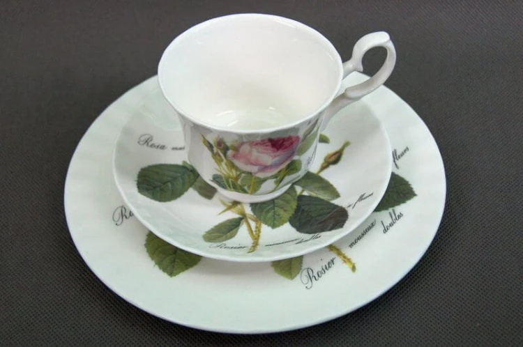 Roy Kirkham Redoute Rose Bone China śniadaniówka