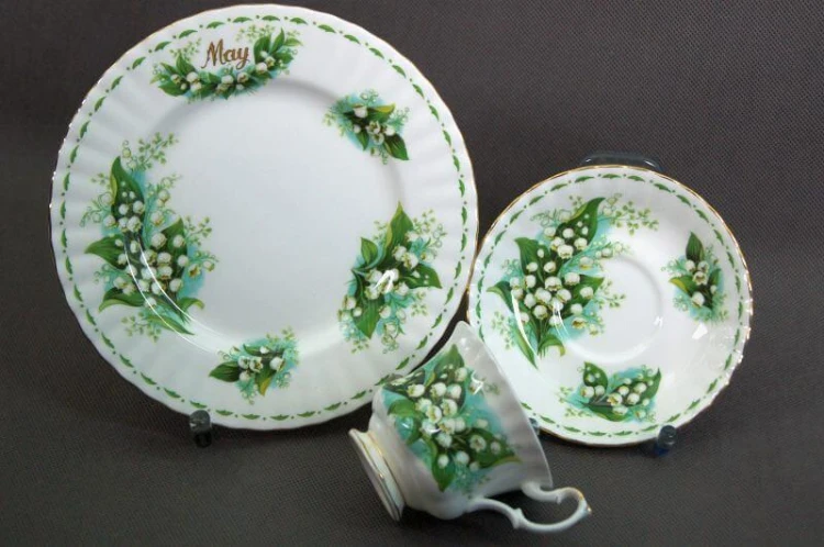 Majowe konwalie zestaw śniadaniowy porcelana Royal Albert