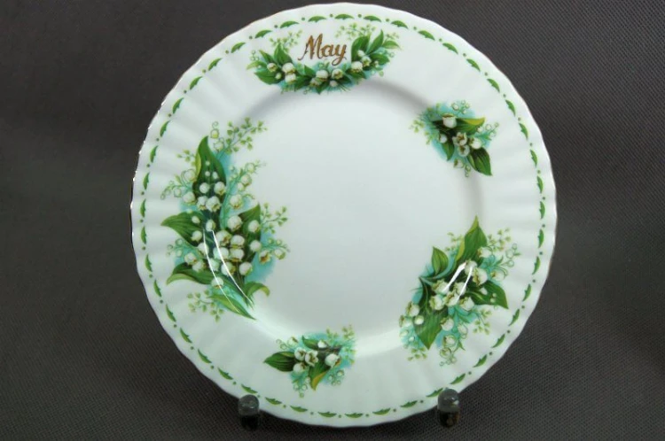 Majowe konwalie zestaw śniadaniowy porcelana Royal Albert