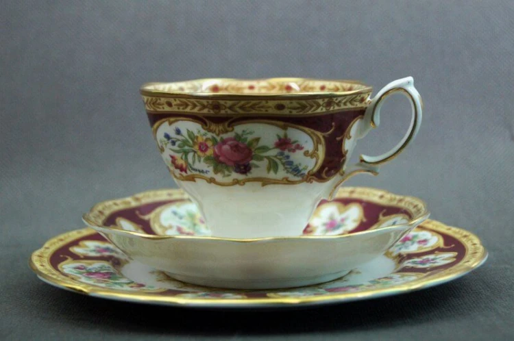 Royal Albert mod. Lady Hamilton zestaw śniadaniowy 1