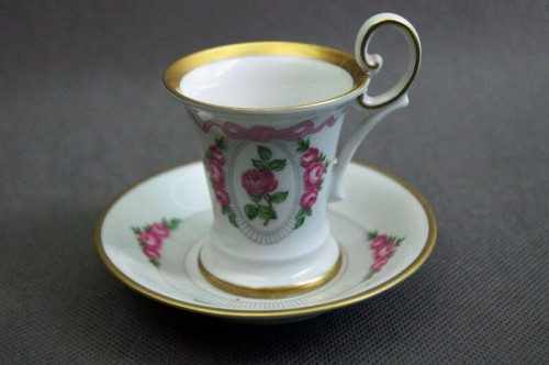Porcelana Weimar - filiżanka ze spodkiem w róże
