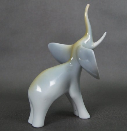 Słoń figurka z lat 60 węgierska porcelana Hollohaza