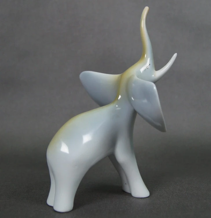 Słoń figurka z lat 60 węgierska porcelana Hollohaza