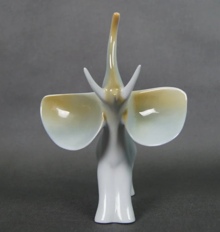 Słoń figurka z lat 60 węgierska porcelana Hollohaza