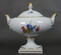 Porcelana Kaiser duża bomboniera kwiatowa piękność