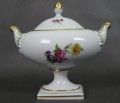 Porcelana Kaiser duża bomboniera kwiatowa piękność
