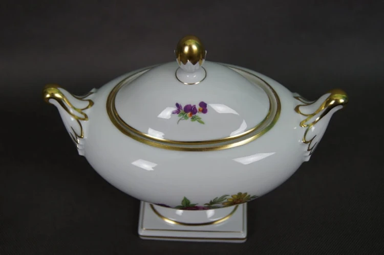 Porcelana Kaiser duża bomboniera kwiatowa piękność