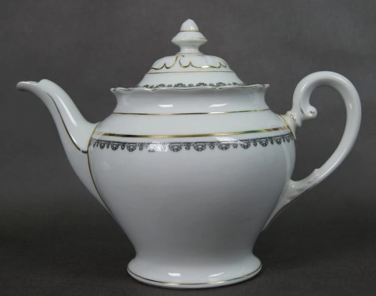 Duży serwisowy imbryk do herbaty porcelana C.M. Hutschenreuther