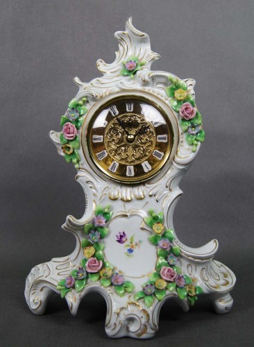 Porcelanowy zegar w stylu rokoko Sitzendorf
