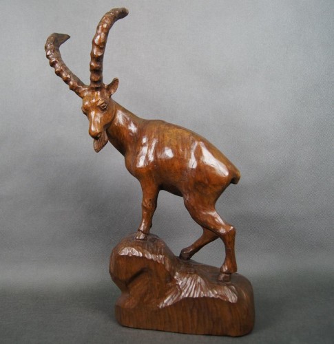 Kozica górska ręcznie wyrzeźbiona duża figurka