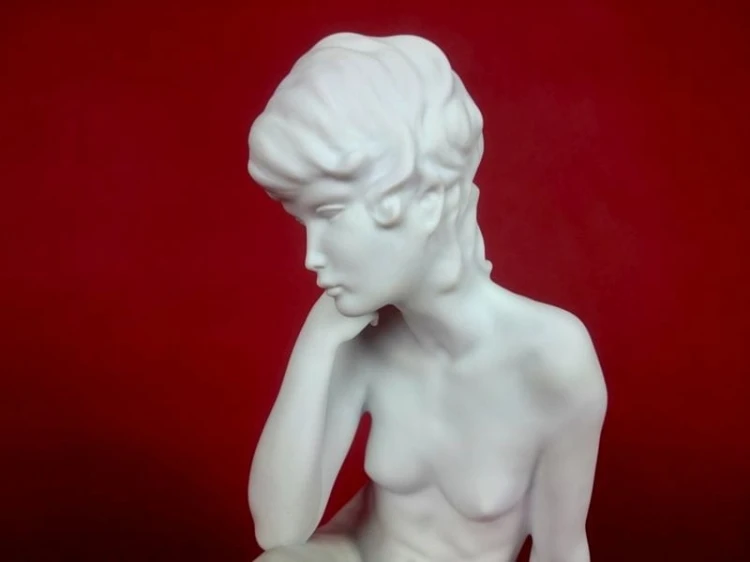 Porcelana Kaiser W. Gawantka Akt kobiety